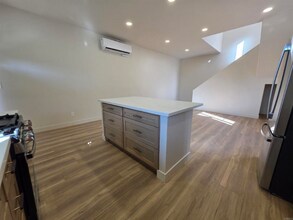 1196 Danober Dr in San Diego, CA - Foto de edificio - Building Photo