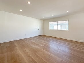 1206 Agate St, Unit #D in Redondo Beach, CA - Building Photo - Building Photo