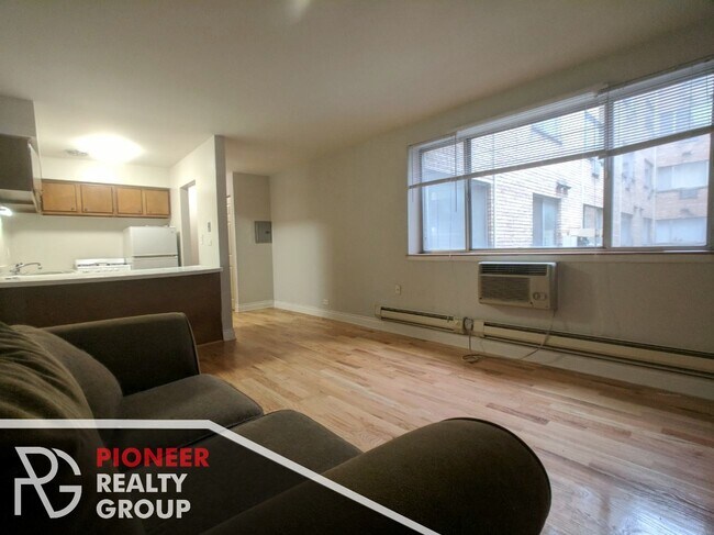 660 W Wrightwood Ave in Chicago, IL - Building Photo - Building Photo