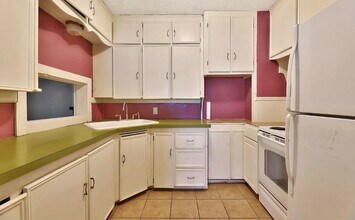 1544 N Sedgwick Ave in Wichita, KS - Building Photo - Building Photo