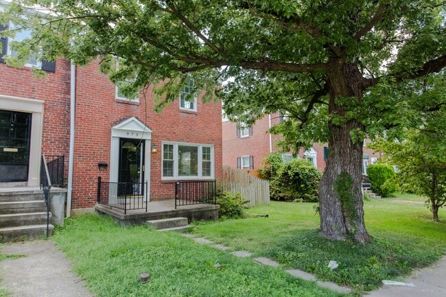 property at 978 Radcliffe Rd