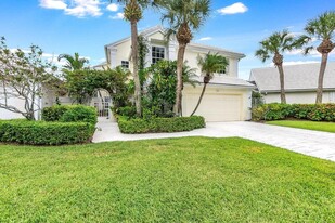 23 Windsor Ln in Palm Beach Gardens, FL - Building Photo
