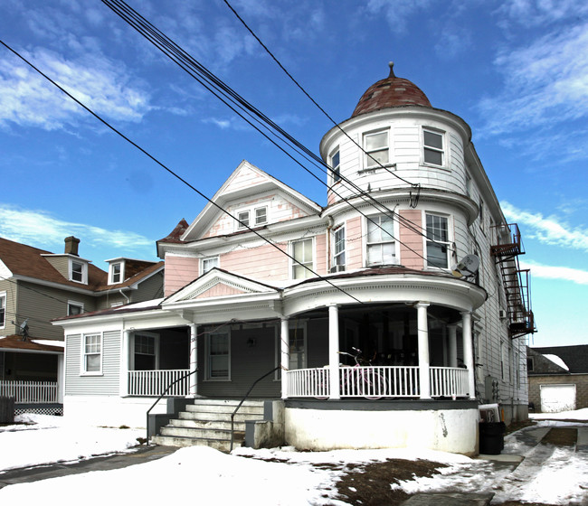 303 3rd Ave in Asbury Park, NJ - Foto de edificio - Building Photo