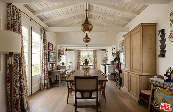 722 Adelaide Pl in Santa Monica, CA - Building Photo - Building Photo