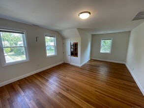 22 Culver Ln in North Haven, CT - Foto de edificio - Building Photo