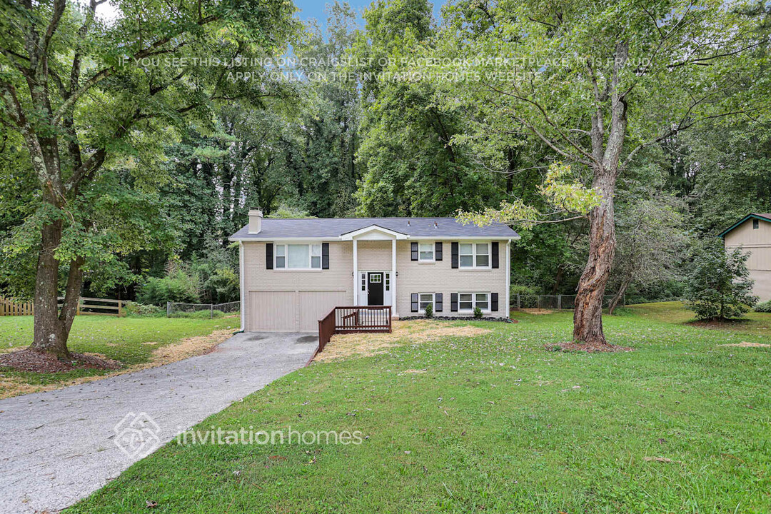 27 Simpson Dr NE in Kennesaw, GA - Building Photo