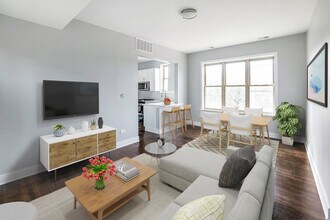 2015 N Humboldt Blvd in Chicago, IL - Building Photo - Building Photo