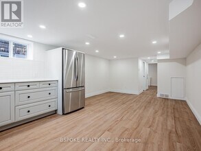 4 Hartford Ave in Toronto, ON - Building Photo - Building Photo