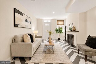 320 G St SE in Washington, DC - Building Photo