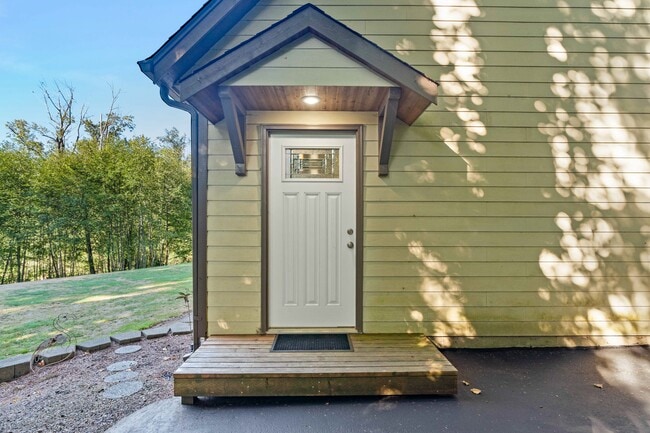 property at 219 Glenn Ct