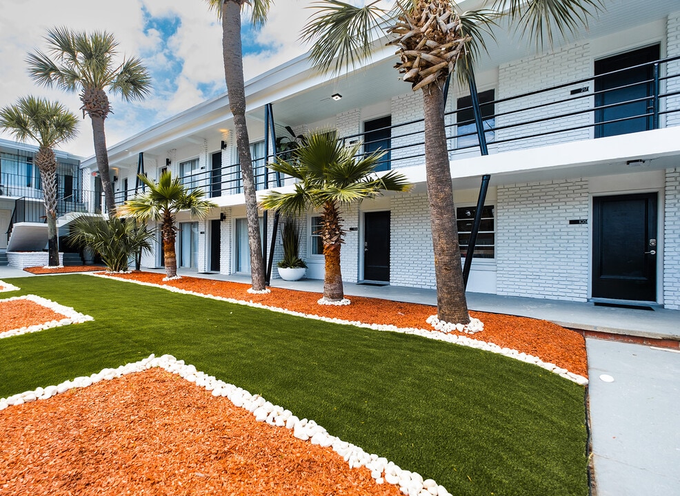 300 10th Ave N in Myrtle Beach, SC - Foto de edificio