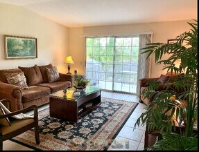 500 S Farrell Dr in Palm Springs, CA - Building Photo - Building Photo