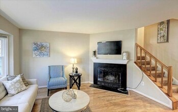 7587 Chrisland Cove in Falls Church, VA - Building Photo - Building Photo