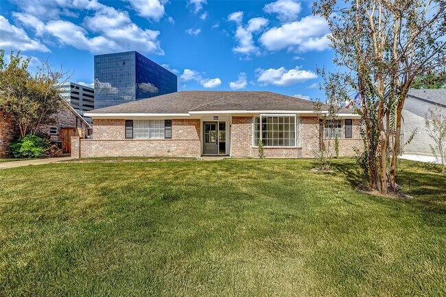 14026 Britoak Ln in Houston, TX - Foto de edificio - Building Photo