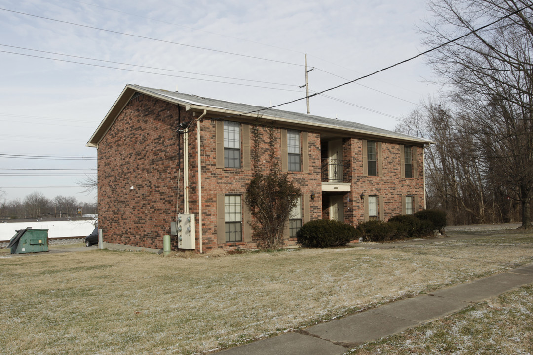 8500 Standing Oak Dr in Louisville, KY - Building Photo