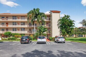 26 Abbey Ln in Delray Beach, FL - Building Photo - Building Photo