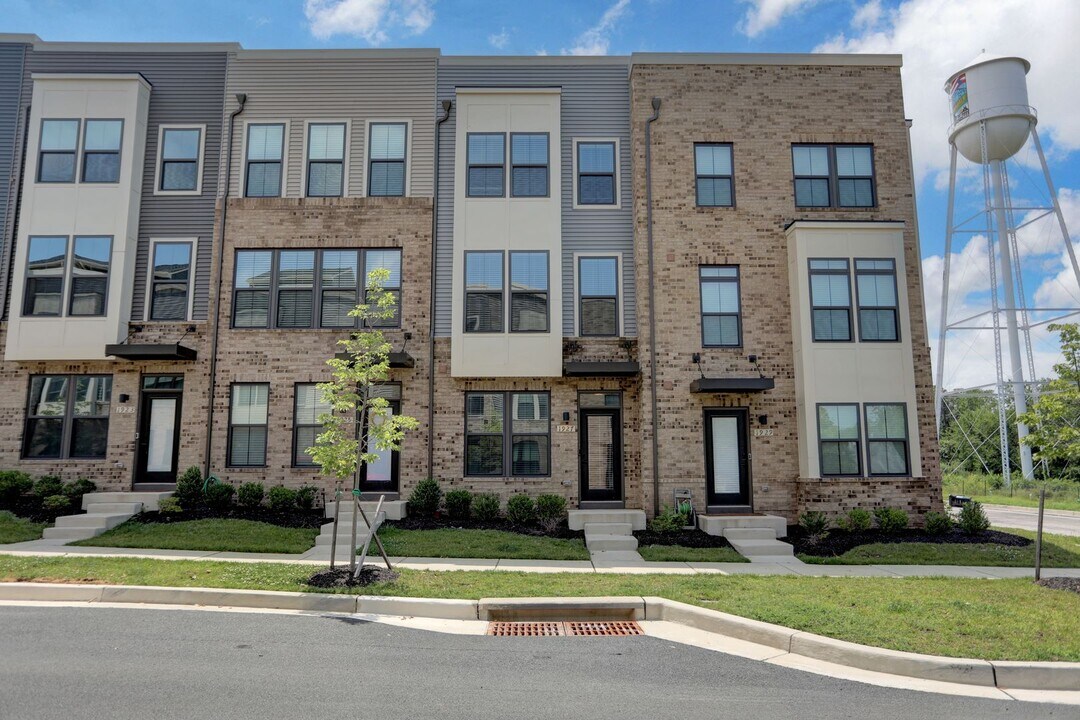 1927 Four Roses St in Dundalk, MD - Building Photo