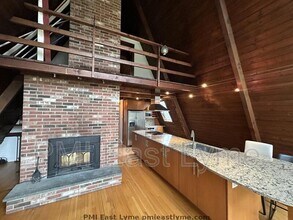 270 Lambtown Rd in Groton, CT - Building Photo - Building Photo