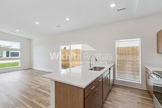 9603 E Annabelle Cir in Wichita, KS - Building Photo - Building Photo