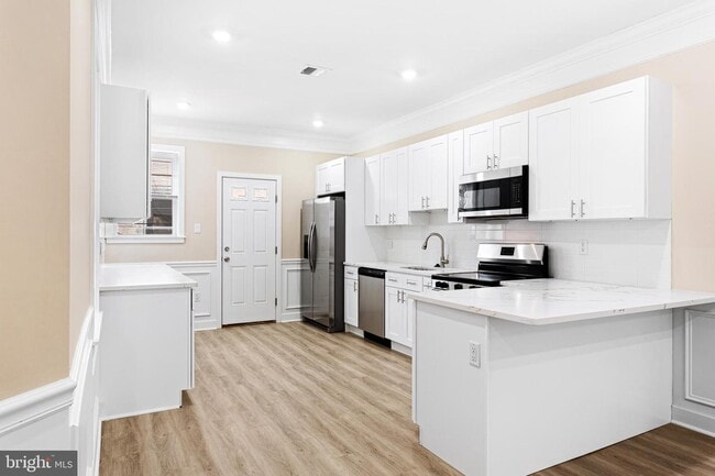 property at 806 S 56th St