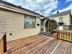 1137 Naval Ave in Bremerton, WA - Building Photo - Building Photo