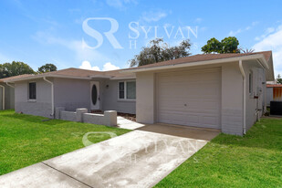 7810 Ironbark Dr in Port Richey, FL - Building Photo - Building Photo