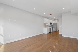 311-315 W SIDE Ave in Jersey City, NJ - Building Photo - Building Photo