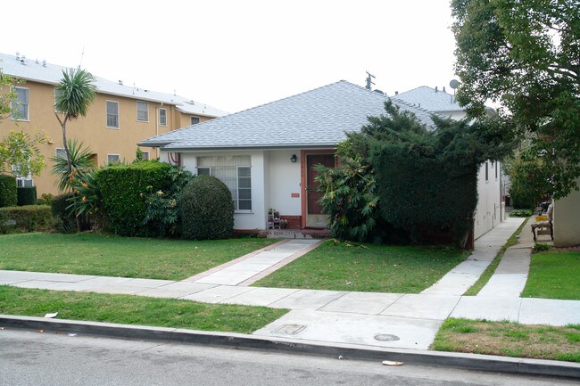 1430 Dixon St in Glendale, CA - Building Photo - Building Photo
