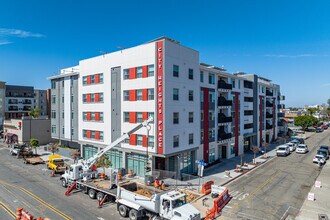 City Heights Place in San Diego, CA - Foto de edificio - Building Photo