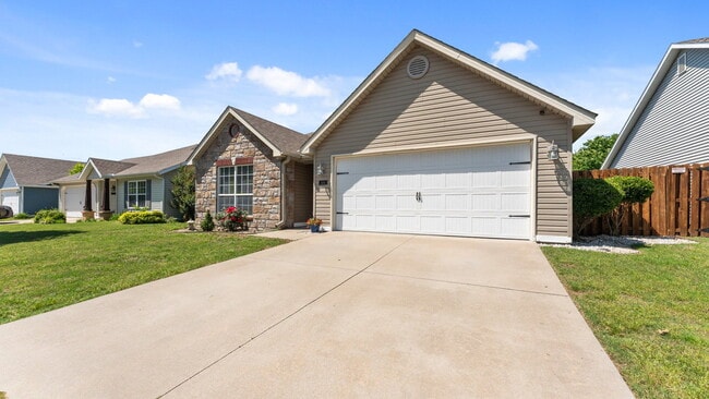 4486 W Serviceberry Dr in Fayetteville, AR - Building Photo - Building Photo