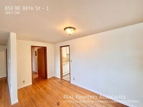850 NE 86th St in Seattle, WA - Building Photo - Building Photo