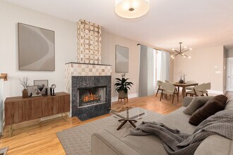 1325 W Wolfram St in Chicago, IL - Building Photo - Building Photo