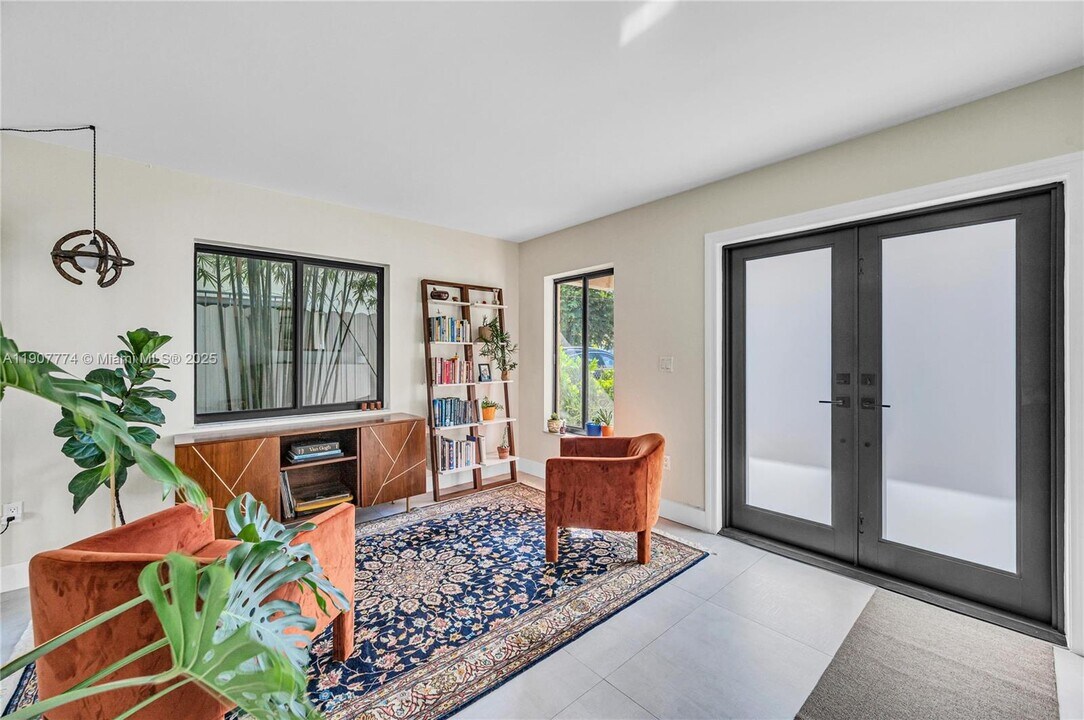 2965 SW 25th Ter in Miami, FL - Building Photo