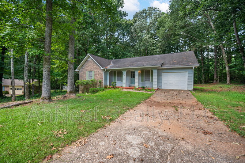 50 Woodland Trce in Stockbridge, GA - Building Photo