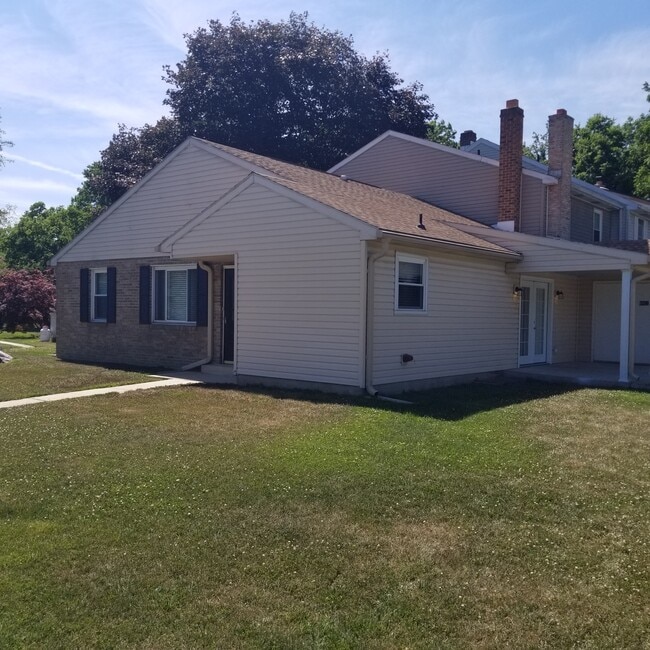 6401 Salem Park Cir in Mechanicsburg, PA - Building Photo - Building Photo