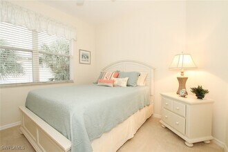 4615 Hawks Nest Dr in Naples, FL - Building Photo - Building Photo