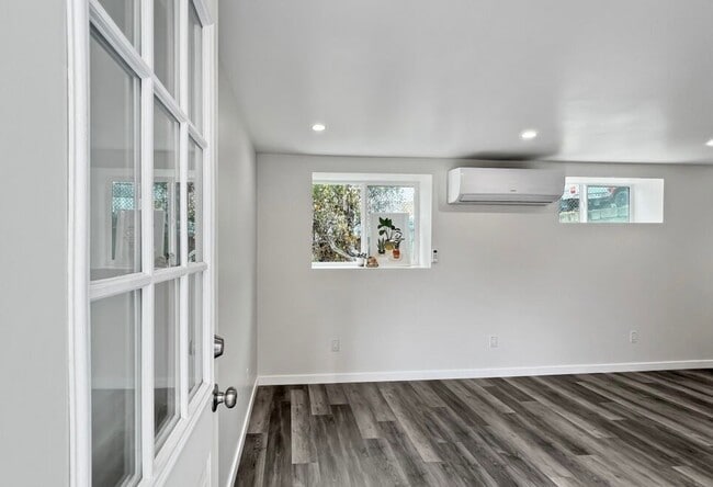 3411 1/4 Glenalbyn Dr in Los Angeles, CA - Foto de edificio - Building Photo