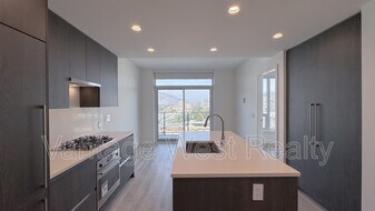 1626-1626 Water St in Kelowna, BC - Building Photo