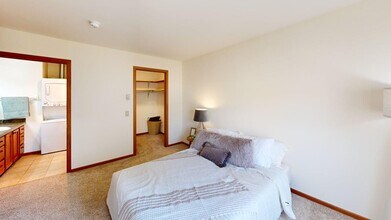 High Point Commons Apartments in Madison, WI - Building Photo - Building Photo