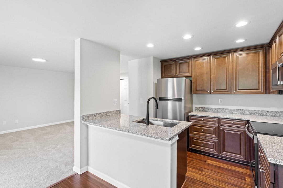 Heron View Apartment Homes in Kenmore, WA - Building Photo