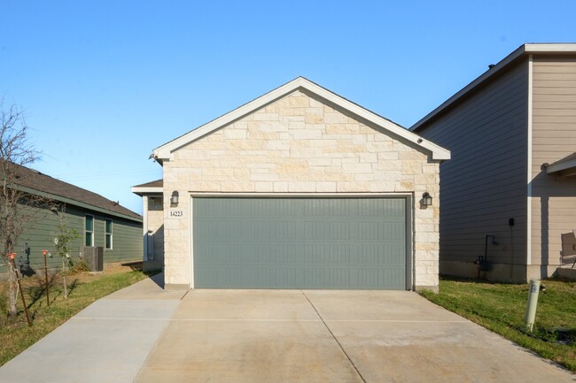 14223 Estuary Pl in San Antonio, TX - Building Photo - Building Photo