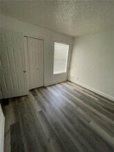 2201 Cascades Blvd in Kissimmee, FL - Building Photo - Building Photo
