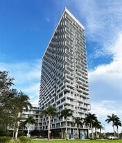 2000-000 Metropica Wy in Sunrise, FL - Building Photo