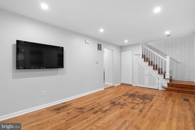 715 Anderson Ave in Rockville, MD - Building Photo - Building Photo