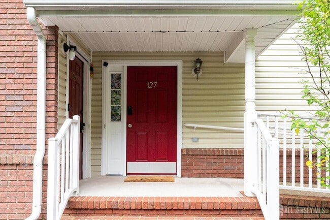 127 Forest Dr in Piscataway, NJ - Building Photo - Building Photo