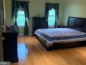 2 Halstead Pl in Princeton, NJ - Building Photo - Building Photo