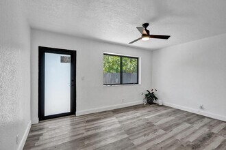 1810 NW 9th St, Unit 1 in Fort Lauderdale, FL - Building Photo - Building Photo