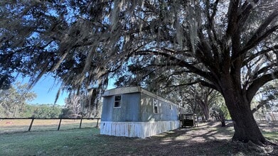 17330 NE 60th St in Williston, FL - Foto de edificio - Building Photo