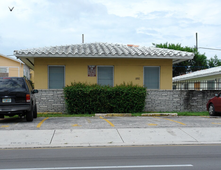 550 SW 7th St in Miami, FL - Building Photo