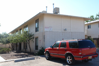 3708 Bryn Mawr Dr NE in Albuquerque, NM - Building Photo - Building Photo